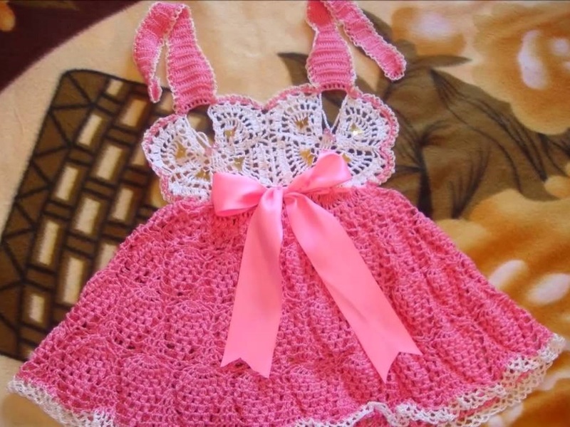 Вязаное платье для девочки 2-3 лет