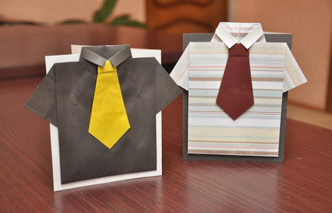 Открытка «рубашка с галстуком» в технике оригами